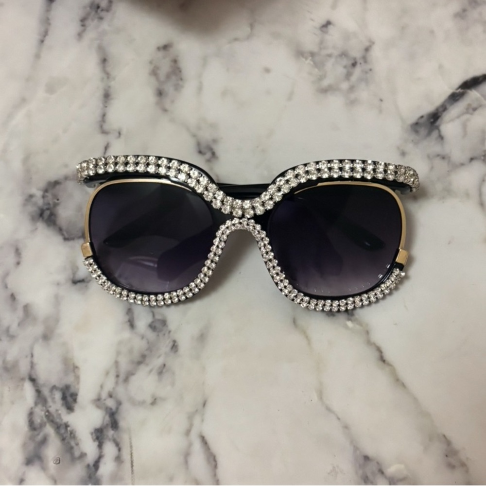 Elegant Black and Silver Rhinestone Sunglasses